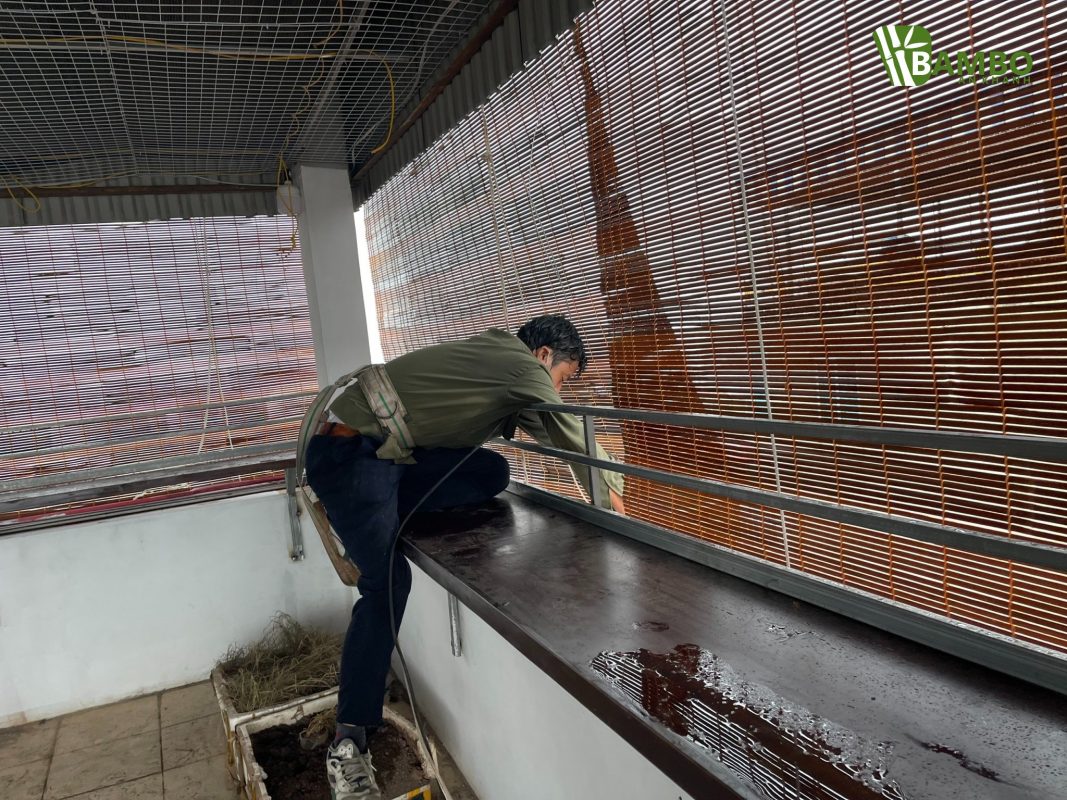 Lắp đặt mành che nắng ban công